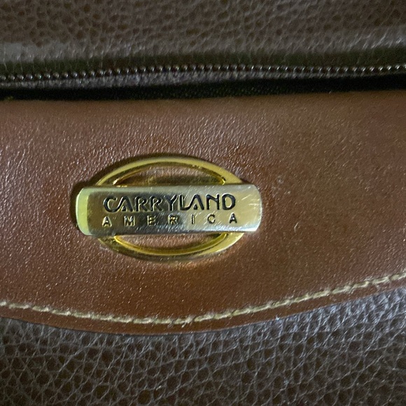 Carryland America Vintage Vinyl Brown/Black Vinyl Shoulder Bag - Picture 3 of 3